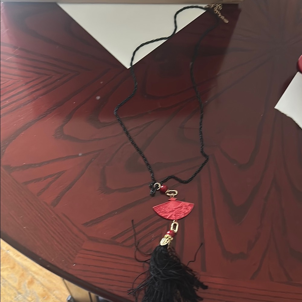 Chic Red and Black Fan Pendant Necklace